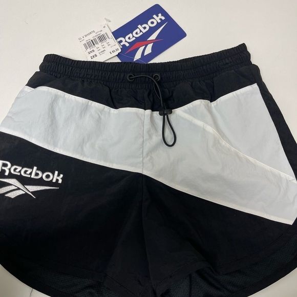 CL V REEBOK SHORT - Picture 2 of 5